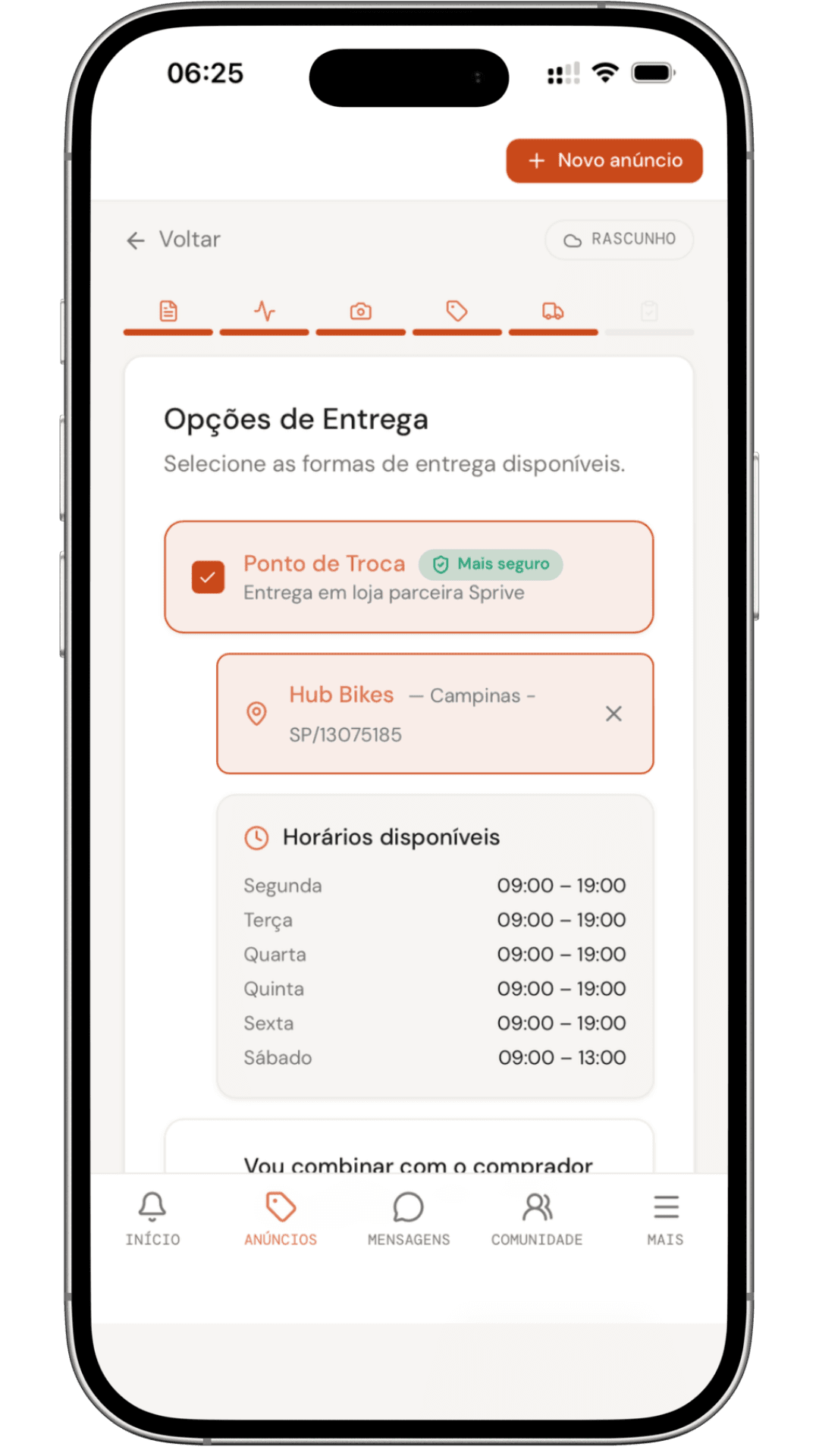 Atletas fazendo troca de equipamento dentro de uma loja esportiva